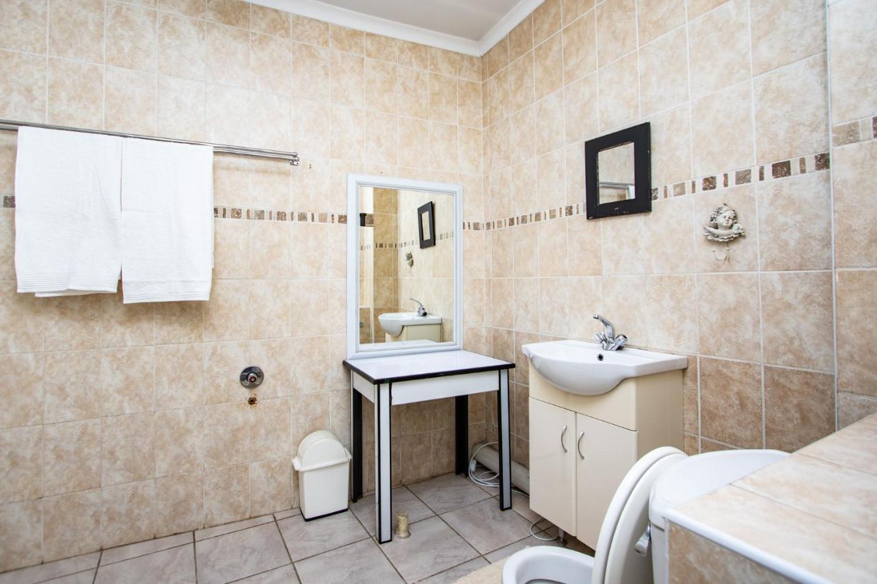 Willow Guest House Боксбург Екстериор снимка
