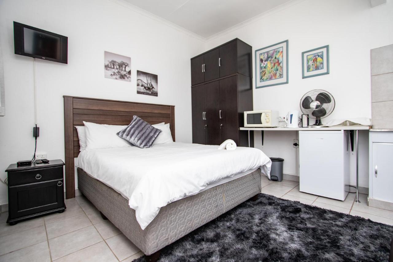 Willow Guest House Боксбург Екстериор снимка