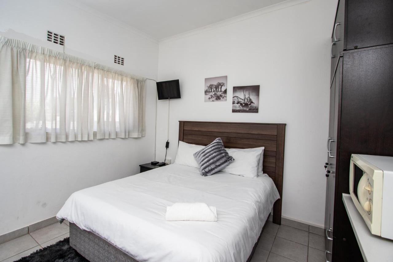 Willow Guest House Боксбург Екстериор снимка
