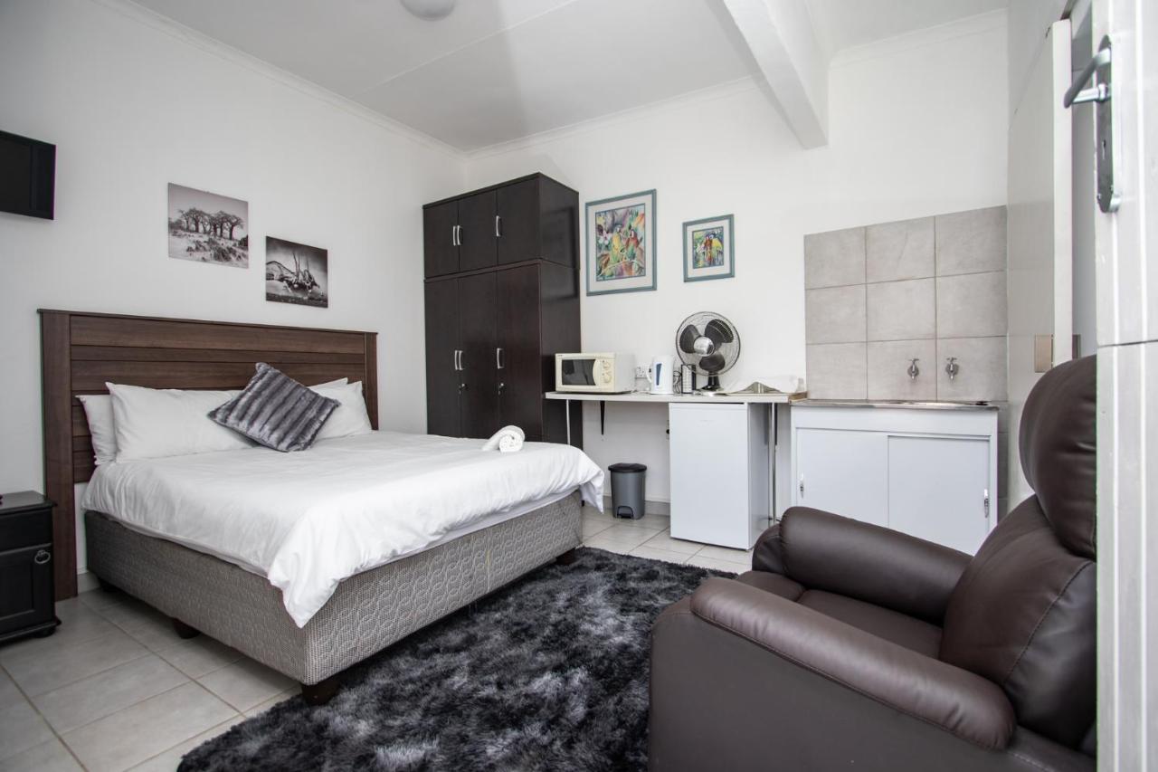 Willow Guest House Боксбург Екстериор снимка