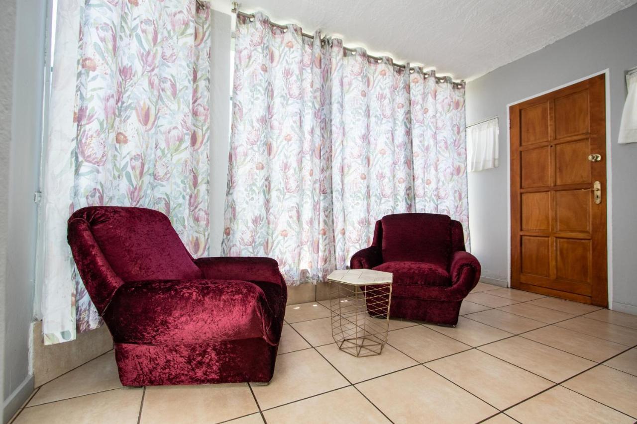 Willow Guest House Боксбург Екстериор снимка