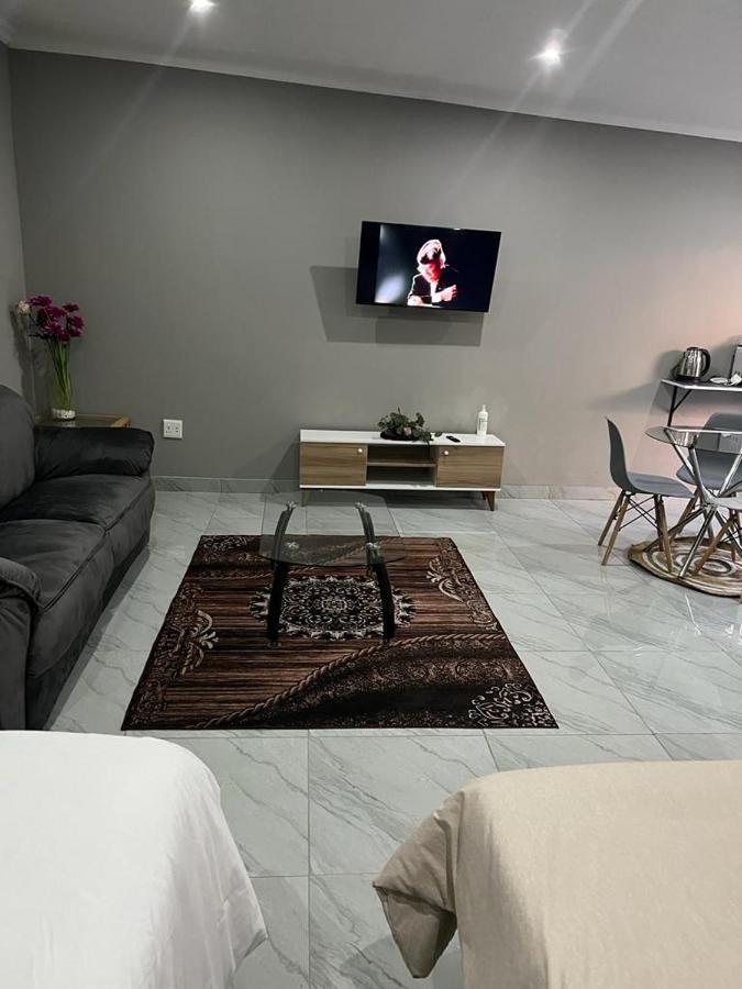 Willow Guest House Боксбург Екстериор снимка