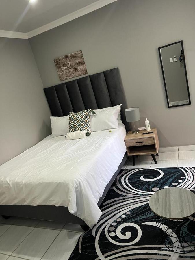 Willow Guest House Боксбург Екстериор снимка