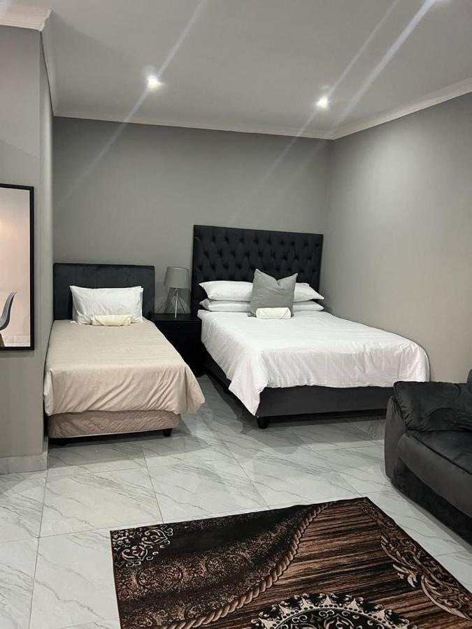 Willow Guest House Боксбург Екстериор снимка