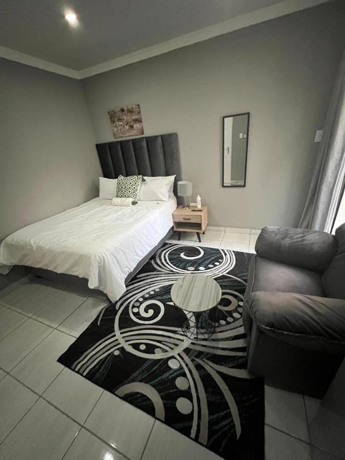 Willow Guest House Боксбург Екстериор снимка