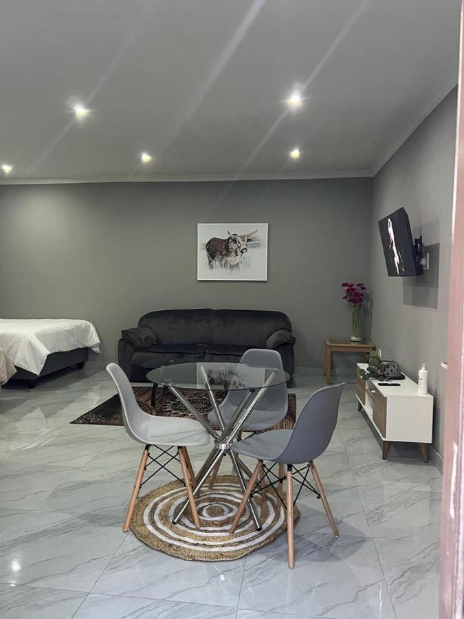Willow Guest House Боксбург Екстериор снимка