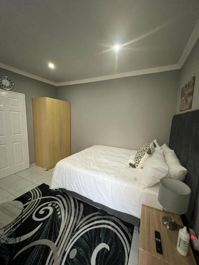 Willow Guest House Боксбург Екстериор снимка