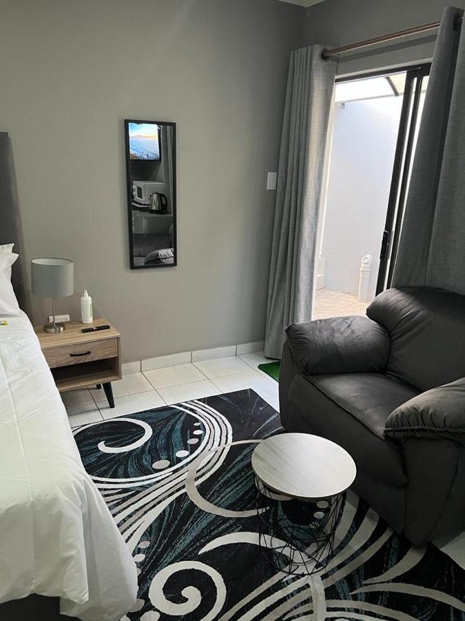 Willow Guest House Боксбург Екстериор снимка
