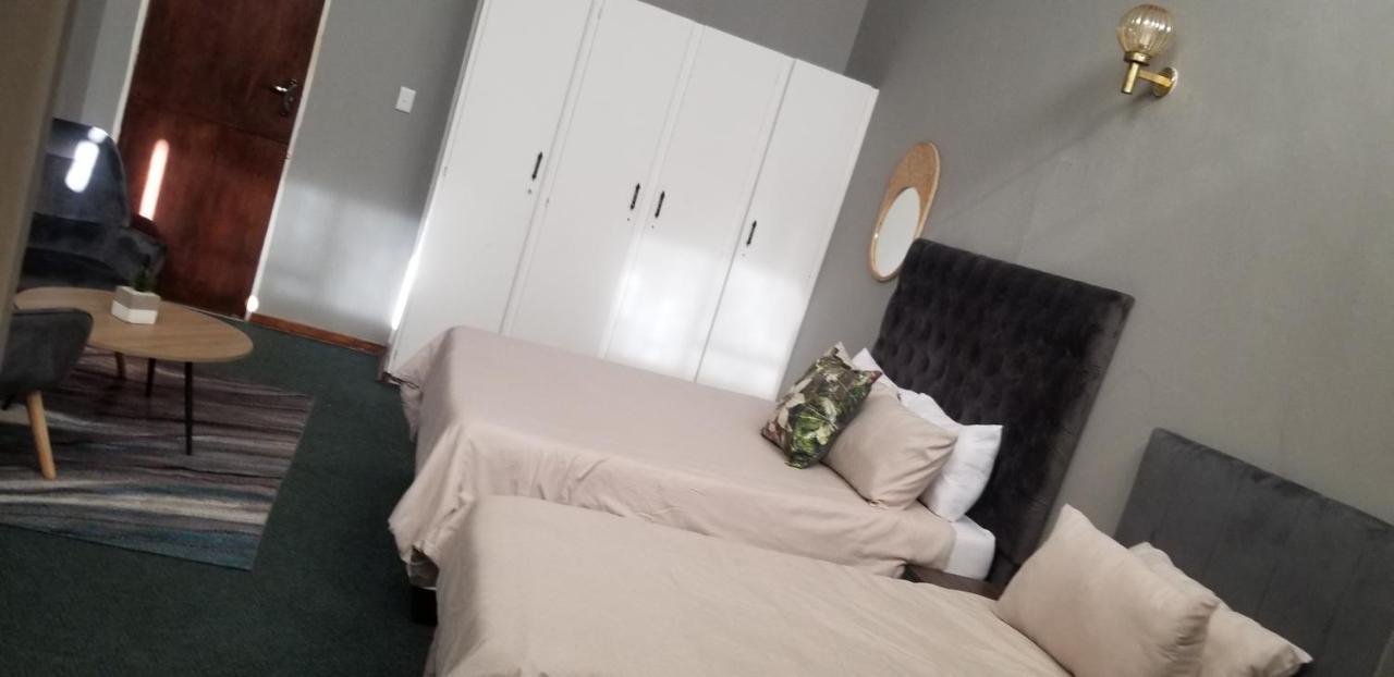 Willow Guest House Боксбург Екстериор снимка